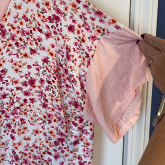 Boutique E.LUNA New with Tags PLUS DIZZY FLORAL PRINT AND SOLID MIXED V NECK 3X - Picture 4 of 10